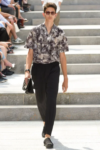 Look 8